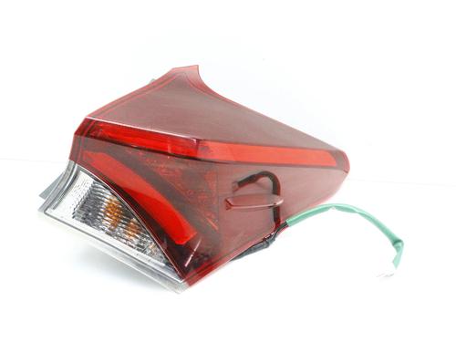 Used Right taillight Right taillight TOYOTA AURIS (_E18_) 1.6 D4-D (WWE185_) (112 hp) 39875468 39875468