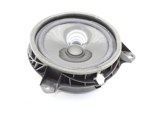 speaker-lexus-ux-_aa1_-_ah1_-_ma1_-2018-39779655 main image