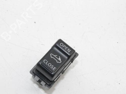 Used Switch Switch NISSAN 350Z Roadster (Z33) 3.5 (AAZ33) (280 hp) 39866587 39866587