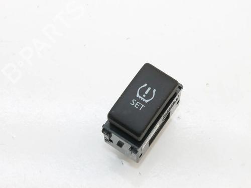 Used Switch Switch NISSAN MICRA IV (K13K, K13KK) 1.2 (80 hp) 39863048 39863048