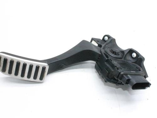 Pedal Pedal VOLVO V60 I (155) D6 Hybrid AWD (280 hp) 39844442 39844442