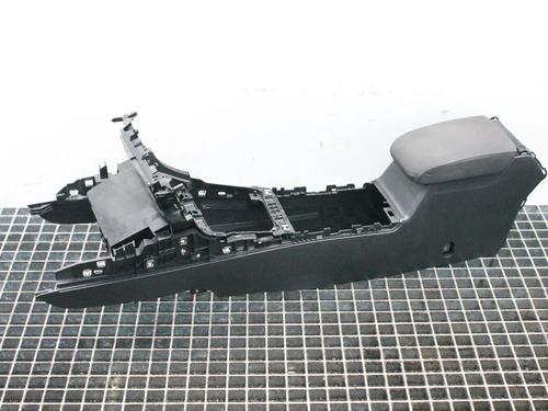middle-console-vw-golf-vii-5g1-bq1-be1-be2-2012-2013-2014-2015-2016-2017-2018-2019-2020-2021-39784374 main image