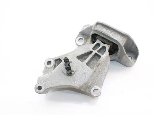 Used Engine mount Engine mount RENAULT CAPTUR II (HF_) TCe 100 (HFMT) (101 hp) 39789439 39789439