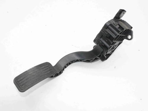 pedal-tesla-model-3-5yj3-2017-39778140 main image