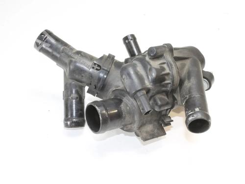 Used Thermostat housing Thermostat housing MERCEDES-BENZ A-CLASS (W176) A 45 AMG 4-matic (176.052) (360 hp) 39805236 39805236