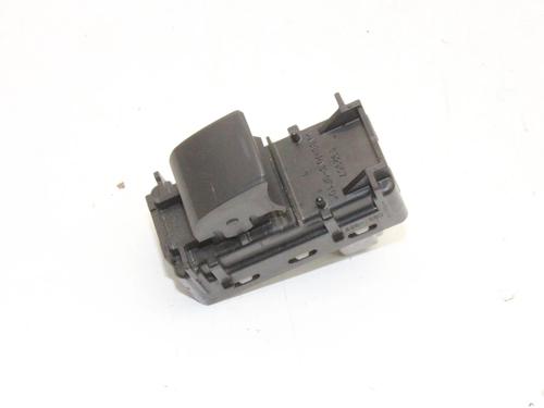 Comutador vidro trás esquerdo Comutador vidro trás esquerdo LEXUS IS III (_E3_) 300h (AVE30_, AVE30R) (223 hp) 39864575 39864575