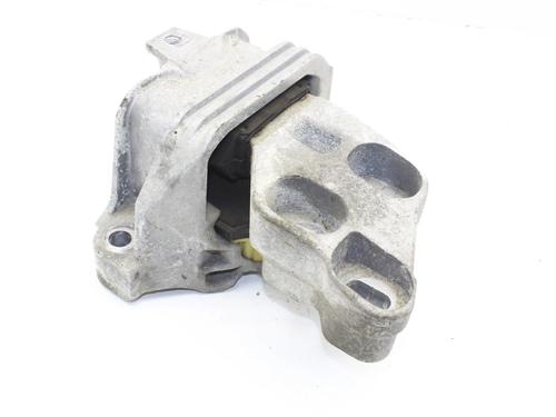 Used Engine mount Engine mount MERCEDES-BENZ GLA-CLASS (X156) GLA 220 d 4-matic (156.905) (177 hp) 39792333 39792333