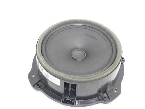 speaker-jaguar-xe-x760-2015-39771595 main image