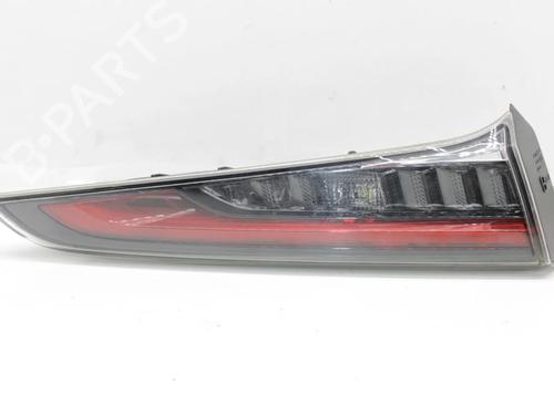 Feu de coffre gauche Feu de coffre gauche TOYOTA COROLLA Hatchback (_E21_, _EA1_, _EH1_) 1.8 Hybrid (ZWE211, ZWE219) (122 hp) 39826222 39826222