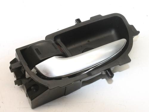 Used Rear left interior door handle Rear left interior door handle TOYOTA YARIS (_P13_) 1.5 Hybrid (NHP130_, NHP130) (101 hp) 39786039 39786039