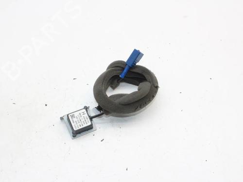 Base antenna Base antenna NISSAN JUKE (F15) 1.6 DIG-T NISMO RS (218 hp) 39861848 39861848