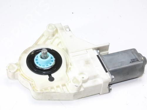 Used Right rear window motor Right rear window motor LAND ROVER RANGE ROVER SPORT I (L320) 2.7 D 4x4 (190 hp) 39792864 39792864