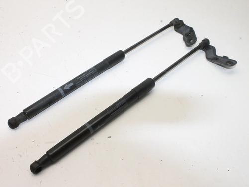 Amortecedor da mala Amortecedor da mala TOYOTA YARIS (_P13_) 1.5 Hybrid (NHP130_, NHP130) (101 hp) 39811583 39811583