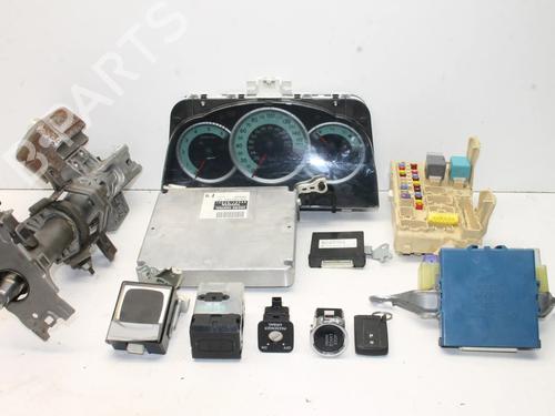 Used Electronic module Electronic module TOYOTA COROLLA Verso (ZER_, ZZE12_, R1_) 2.2 D-4D (AUR10_, AUR10R) (177 hp) 39840976 39840976