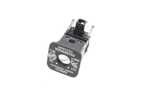 Used Switch Switch TOYOTA bZ4X (_EAM1_) EV (YEAM15) (218 hp) 39853790 39853790