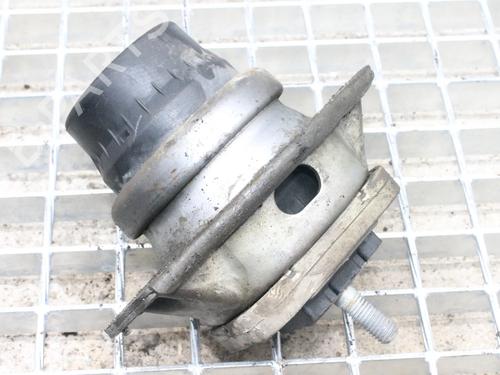 Used Engine mount Engine mount LAND ROVER RANGE ROVER SPORT I (L320) 3.0 D 4x4 (245 hp) 39804825 39804825