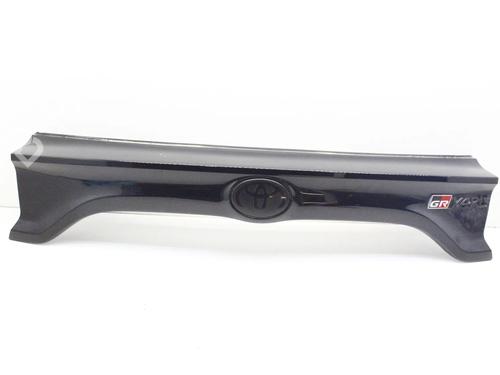 Used Tailgate trim Tailgate trim TOYOTA YARIS (_P21_, _PA1_, _PH1_) 1.6 GR 4WD (GXPA16) (261 hp) 39834970 39834970