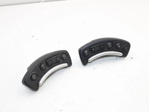 Used Steering wheel controls Steering wheel controls LAND ROVER RANGE ROVER III (L322) 3.6 D 4x4 (272 hp) 39868657 39868657