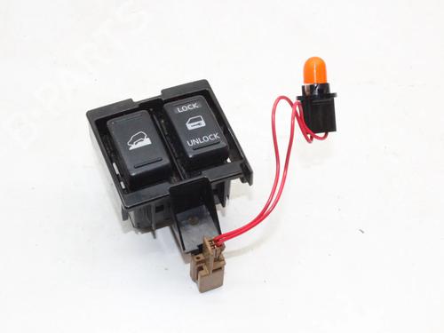 Used Switch Switch NISSAN X-TRAIL II (T31) 2.0 dCi 4x4 (150 hp) 39782886 39782886