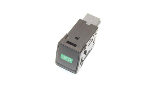 switch-nissan-nv200-van-2010-39782997 main image