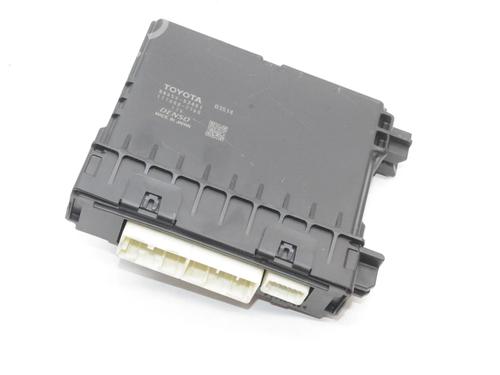 Used Control unit Control unit LEXUS IS III (_E3_) 300h (AVE30_, AVE30R) (223 hp) 39835417 39835417