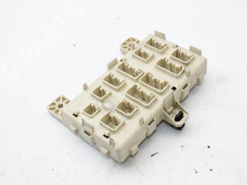 Scatola fusibili Scatola fusibili LEXUS RX (_U3_) 300 (MCU35_, MCU35R) (204 hp) 39878727 39878727