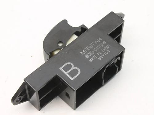 Left front window switch MITSUBISHI OUTLANDER II (CW_W) 2.2 DI-D 4WD | BP39839655I27 - Image 3