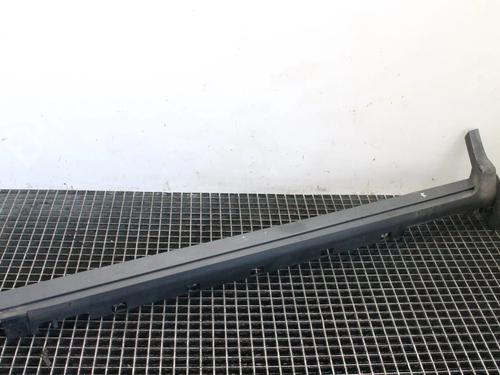 Venstre sidekjole Venstre sidekjole FORD KUGA II (DM2) 2.0 TDCi (140 hp) 39822687 39822687