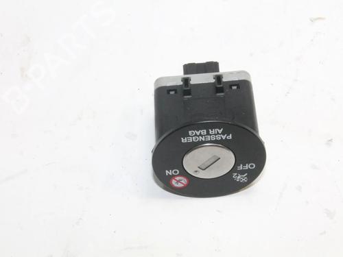 Used Switch Switch KIA CEE'D Sportswagon (JD) 1.6 CRDi 128 (128 hp) 39844836 39844836