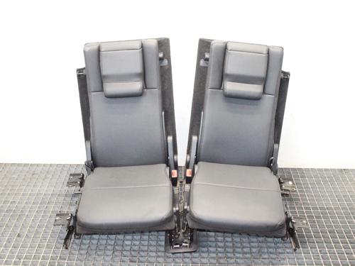 Used Rear seat (3rd row) Rear seat (3rd row) LAND ROVER DISCOVERY III (L319) 2.7 TD 4x4 (190 hp) 39817155 39817155