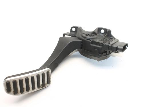 Pedal Pedal VOLVO V70 III (135) D5 (205 hp) 39849706 39849706