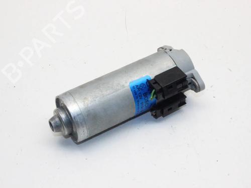 Used Electronic module Electronic module VW TOUAREG (7LA, 7L6, 7L7) 3.0 V6 TDI (240 hp) 39798540 39798540
