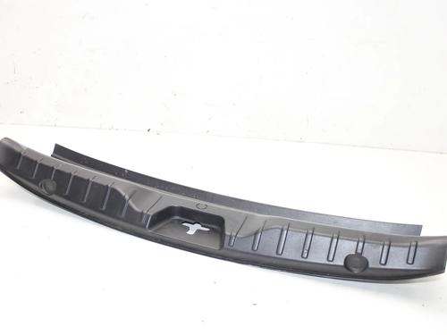 Pynteliste til bagklap Pynteliste til bagklap BMW 5 (F10) 530 d (258 hp) 39822637 39822637