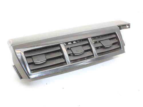 air-vent-toyota-prius-plus-_w4_-2011-39778902 main image