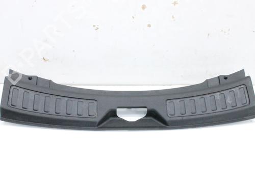 Used Tailgate trim Tailgate trim LAND ROVER DISCOVERY SPORT (L550) 2.0 D 4x4 (180 hp) 39803250 39803250