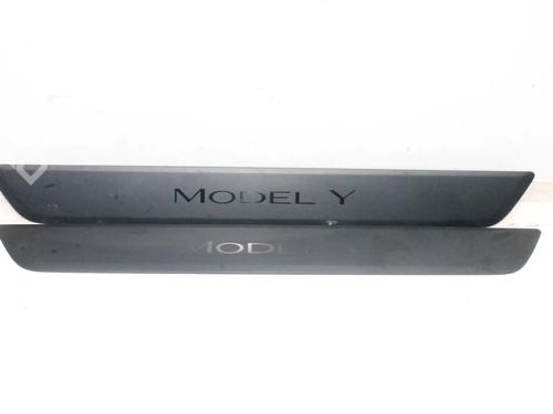 Estribo Estribo TESLA MODEL Y (5YJY) Long Range All-wheel Drive (514 hp) 39866582 39866582