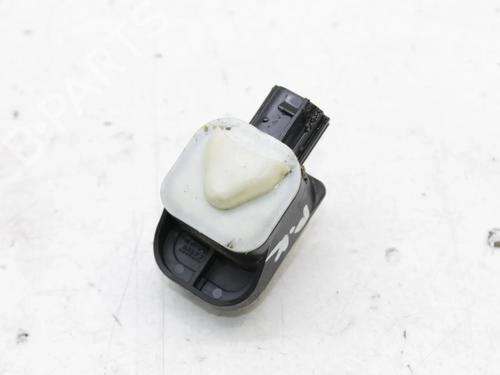 Used Electronic sensor Electronic sensor TOYOTA COROLLA Hatchback (_E21_, _EA1_, _EH1_) 1.8 Hybrid (ZWE211, ZWE219) (122 hp) 39836035 39836035