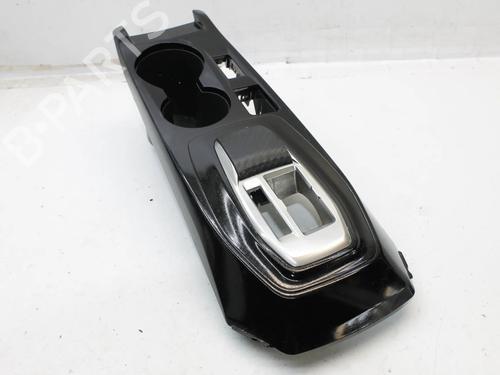 Midtkonsoll Midtkonsoll PEUGEOT 2008 II (UD_, US_, UY_, UJ_, UR_, UC_) 1.2 PureTech 130 (USHNS, URHNS) (130 hp) 39851394 39851394