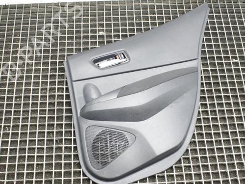 Guarnecido trasero derecho Guarnecido trasero derecho TOYOTA COROLLA Hatchback (_E21_, _EA1_, _EH1_) 1.8 Hybrid (ZWE211, ZWE219) (122 hp) 39871753 39871753