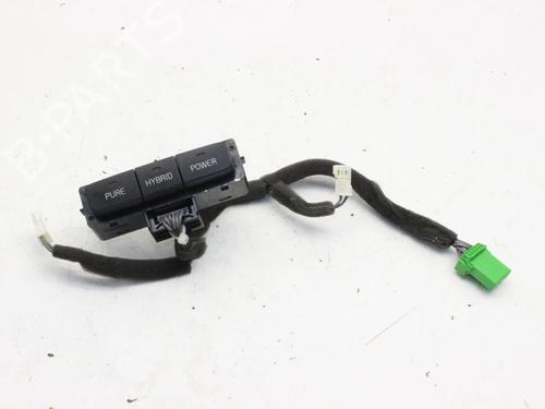 Used Switch Switch VOLVO V60 I (155) D5 Hybrid AWD (230 hp) 40556468 40556468