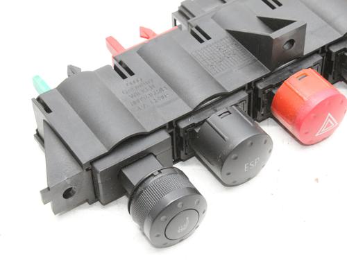 Switch AUDI TT (8N3) 1.8 T quattro | BP39844996I30 - Image 3