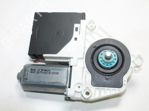 Rudehejsemotor forskærm venstre Rudehejsemotor forskærm venstre VW CC B7 (358) 2.0 TSI (210 hp) 39880228 39880228