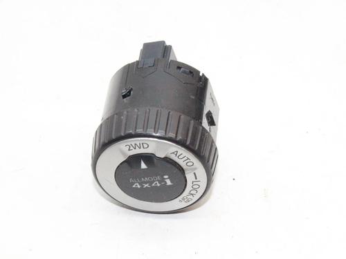 Used Switch Switch NISSAN X-TRAIL II (T31) 2.0 dCi 4x4 (150 hp) 39786627 39786627