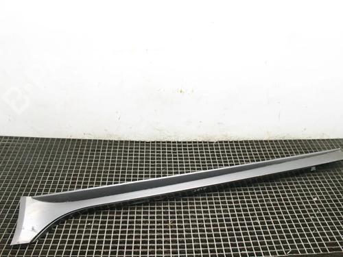 venstre-sidekjole-jaguar-xe-x760-2015-39779692 main image
