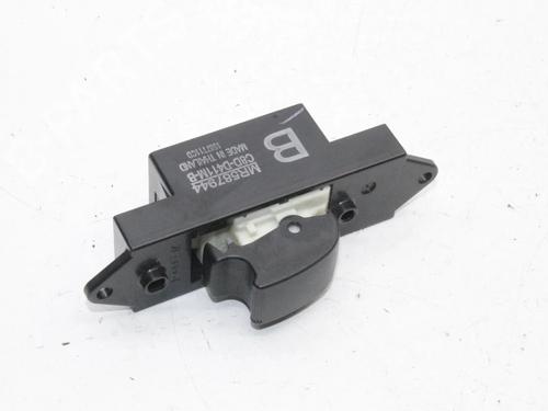 Used Right rear window switch Right rear window switch MITSUBISHI ASX (GA_W_) 1.6 MIVEC (GA1W) (117 hp) 39813694 39813694