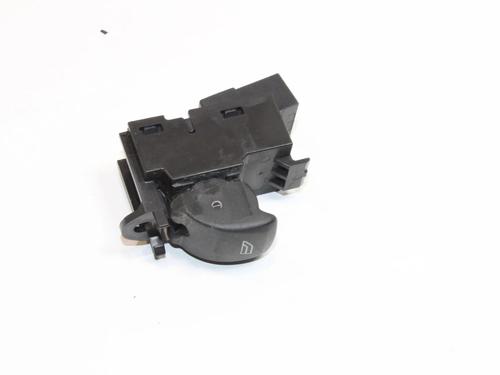 Left front window switch LAND ROVER DISCOVERY IV (L319) 3.0 TD 4x4 | BP39779579I27 - Image 2
