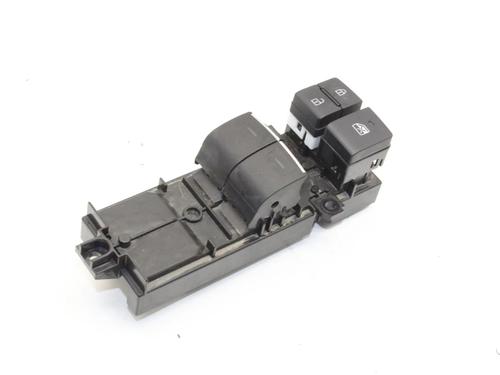right-front-window-switch-toyota-yaris-_p21_-_pa1_-_ph1_-2020-39779384 main image