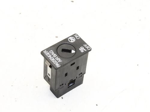 Used Switch Switch SKODA OCTAVIA III Combi (5E5, 5E6) 2.0 TSI RS (245 hp) 39836743 39836743