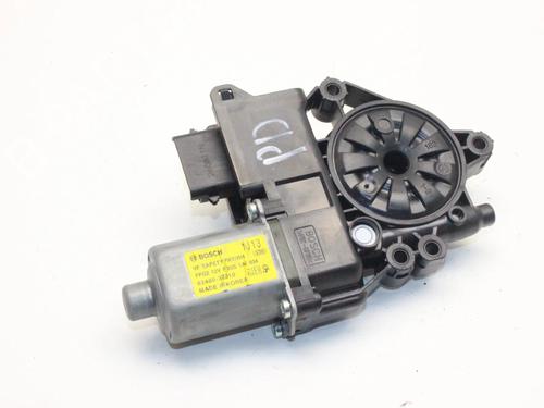 Motor elevalunas delantero derecho Motor elevalunas delantero derecho HYUNDAI i40 I CW (VF) 1.7 CRDi (116 hp) 39879990 39879990