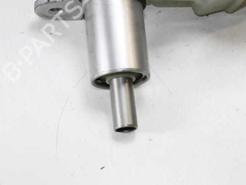 Brake master cylinder BMW X3 (E83) 3.0 sd | BP39847402M77 - Image 3